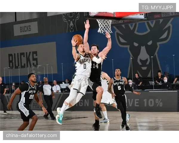 圣塔克拉拉战胜麦克尼斯 伊莱贾-马希19分4篮板 圣塔克拉拉战胜麦克尼斯 伊莱贾-马希19分4篮板