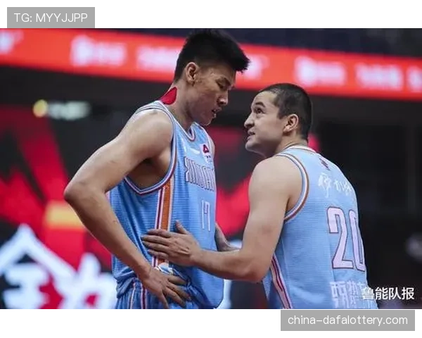 门内加内线脚步扎实,新疆队低位进攻战术因此增加变化 门内加内线脚步扎实,新疆队低位进攻战术因此增加变化